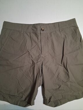 Columbia Men's Shorts with Button Waist